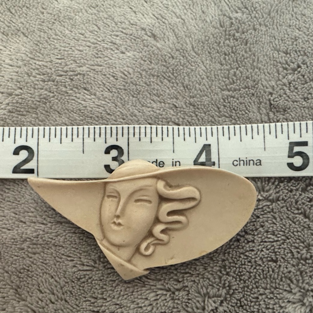 Vintage Art Nouveau brooch